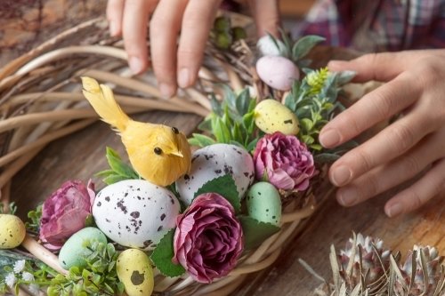 Vrolijke paasdecoraties maken Vrolijke paasdecoraties maken