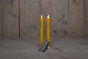 Anna’s Collection 2-pack LED rustiek wax dinerkaars oker - H 23 cm - afbeelding 3