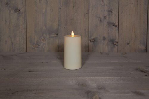 Anna's Collection LED-buitenkaars met bewegende vlam ivoor - H 16 x Ø 8 cm - afbeelding 2