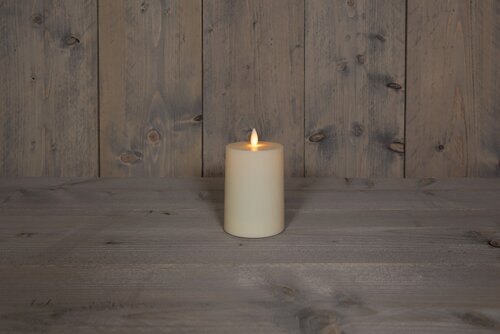 Anna's Collection LED-buitenkaars met bewegende vlam ivoor - H 13 x D 8 cm - afbeelding 2