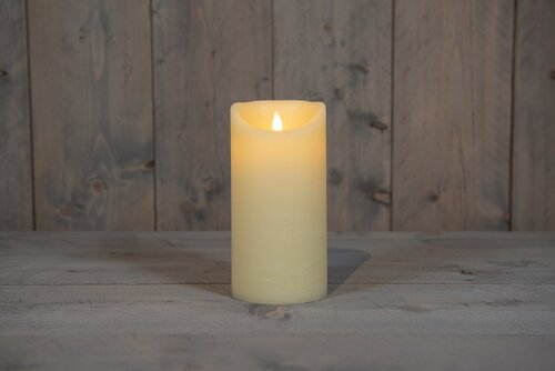 Anna's Collection LED-kaars rustiek met bewegende vlam ivoor - H 20 x Ø 10 cm - afbeelding 2