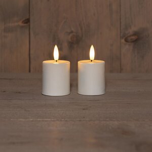 Anna's Collection LED-stompkaarsen met 3D-vlam wit - set van 2 - H 8 x Ø 4,5 cm - afbeelding 2