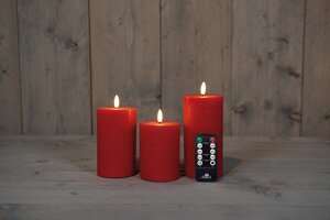Anna's Collection LED-stompkaarsen rustiek met 3D-vlam rood - set van 3 - H 10/12,5/15 x Ø 7,5 cm - afbeelding 2