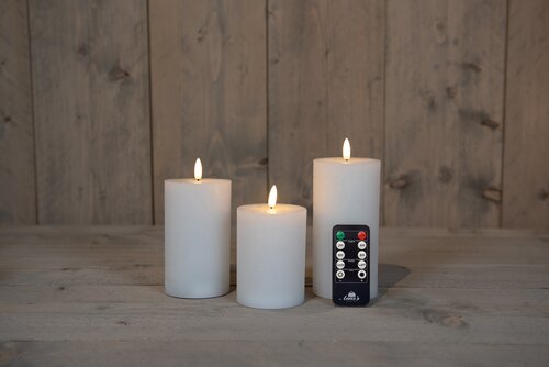 Anna's Collection LED-stompkaarsen rustiek met 3D-vlam wit - set van 3 - H 10/12,5/15 x Ø 7,5 cm - afbeelding 2