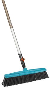 GARDENA combisystem straatbezem met schraper - afbeelding 1