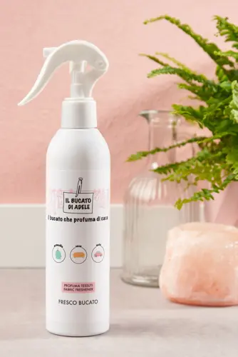 Il Bucato di Adele Parfum Textiel Spray  Frisse Was  250ml - afbeelding 2