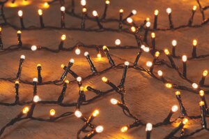Anna's Collection kerstverlichting ivy warm wit/klasiek warm 700 lampjes - L 16 m - afbeelding 2