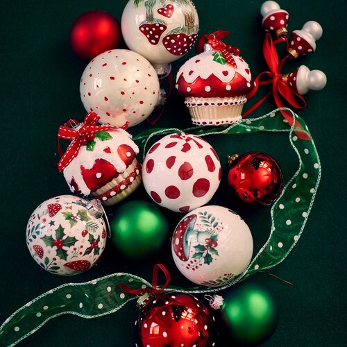 Kerstbal foam - D8cm Groen/rood - 2 Varianten - afbeelding 2