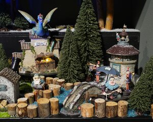 Luville Kerstdorpminiatuur Efteling Schrijfkabouter - H 5 cm - afbeelding 2