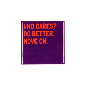 Quote tegel 'Who Cares?' paars - B 10 X H 10 X D 1 Cm