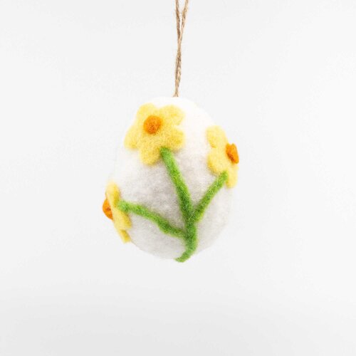 Vilten hanger paasei bloemen D 6 x H 8 cm wit/geel