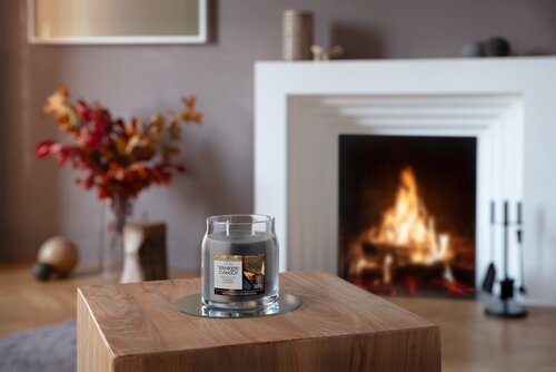 Yankee Candle Crackling Embers Medium Jar - afbeelding 2