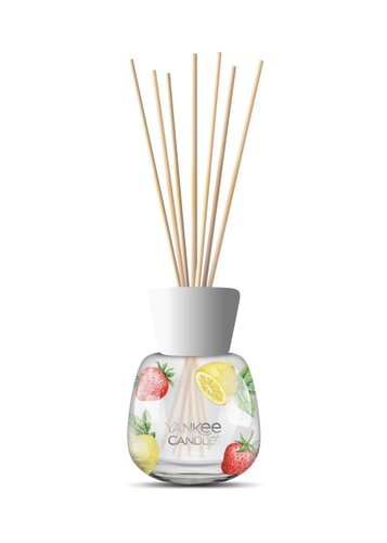 Yankee Candle Iced Berry Lemonade Signature Reed Diffuser